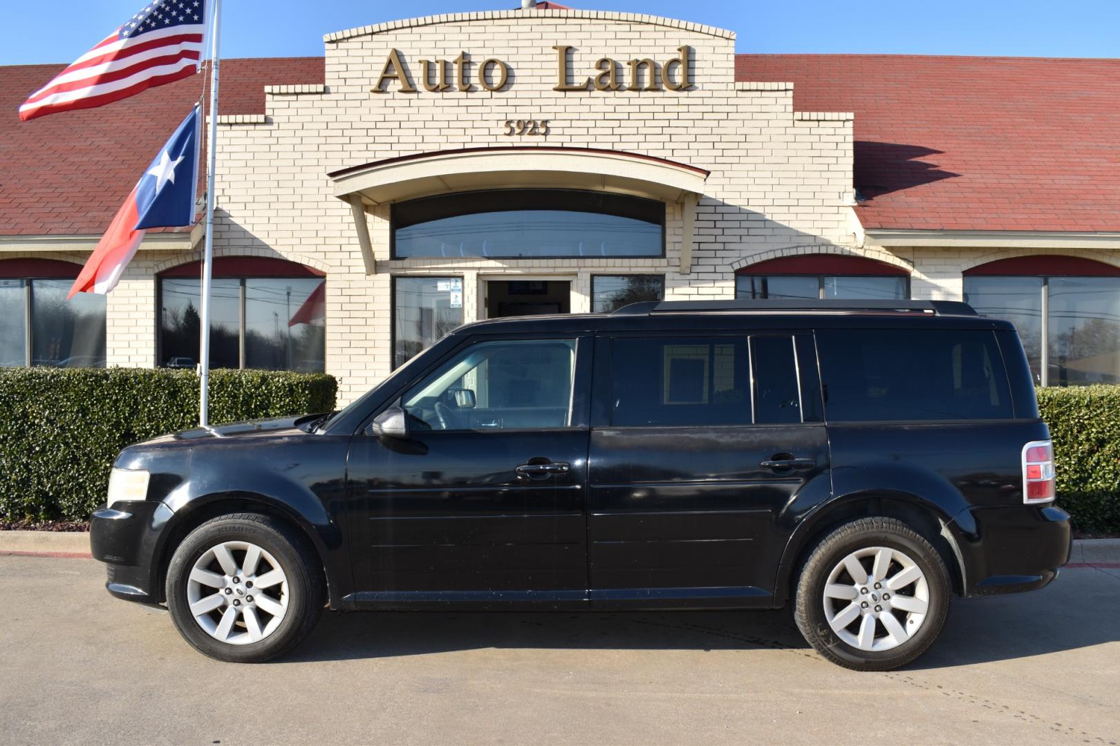 2009 Black /Gray Ford FLEX (2FMDK51C19B) with an V6, 3.5L engine, AUTOMATIC transmission, located at 5925 E. BELKNAP ST., HALTOM CITY, TX, 76117, (817) 834-4222, 32.803799, -97.259003 - Purchasing a 2009 Ford Flex can be a great decision for several reasons: Spacious and Versatile Interior: The Ford Flex is known for its spacious and comfortable interior, offering seating for up to seven passengers across three rows. The boxy design maximizes interior space, providing ample headro - Photo#0